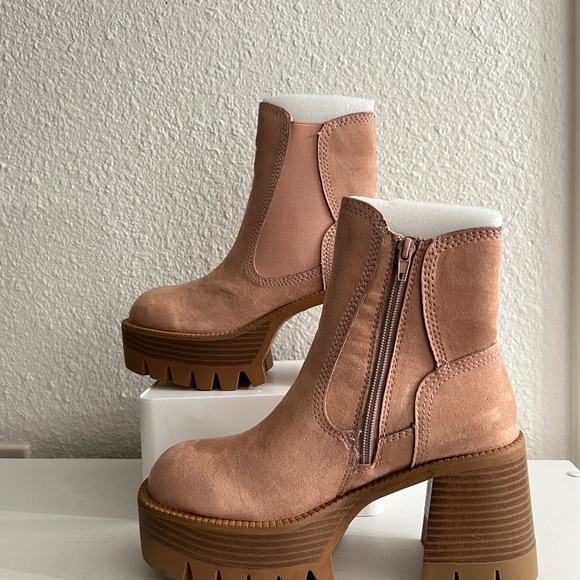 BAMBOO Shoes - NWT - Talk to you later BLUSH boots. Brand new chunky heeled platform boots.